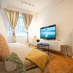 Living In Center Hamburg