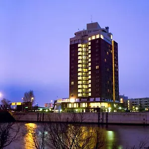 4* فندق هوليداي إن
