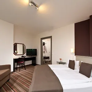 Leonardo Airport Hotel